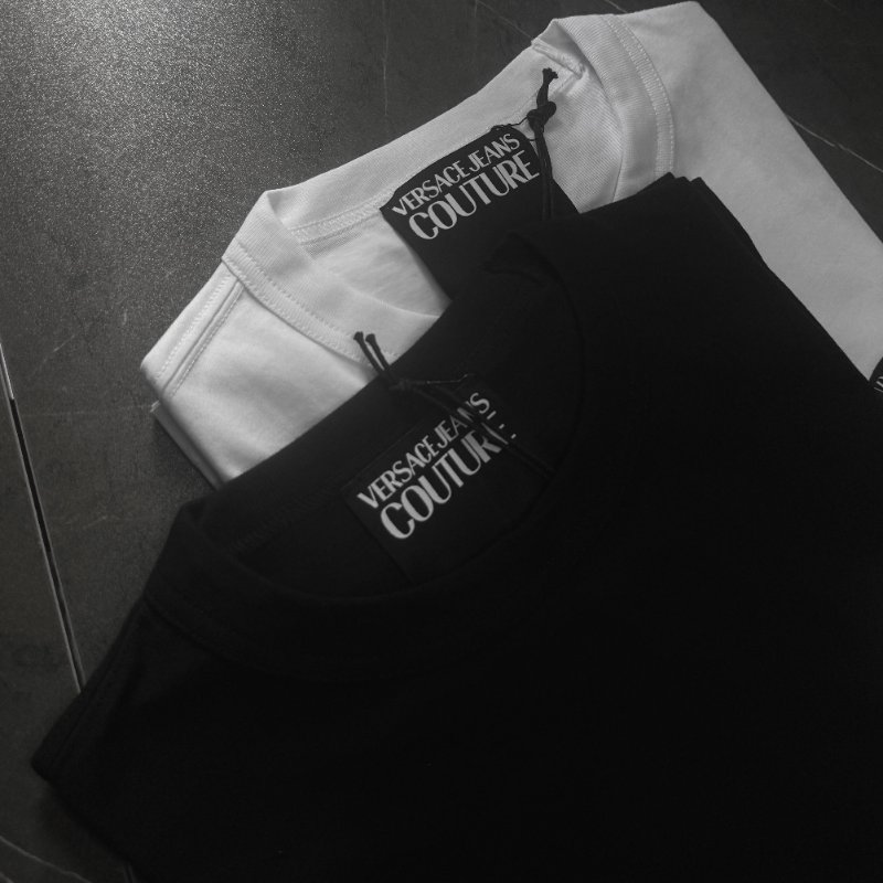 🤣 雙11到了,我的理智正式下線 💸【VERSACE-凡賽斯】胸口小LOGO設計T恤 黑-4