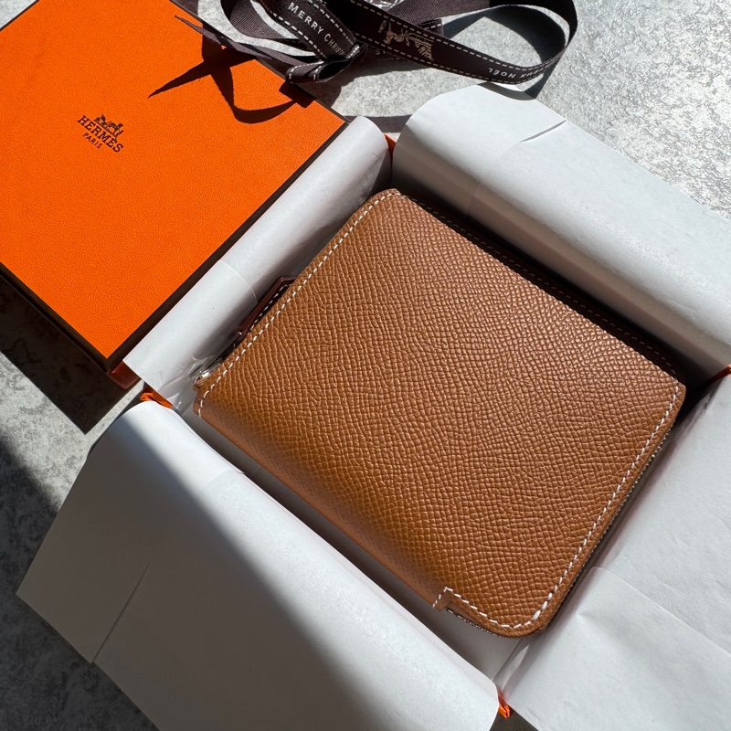 Hermès 愛馬仕絲巾短夾 Silk in金棕 狗來富-1