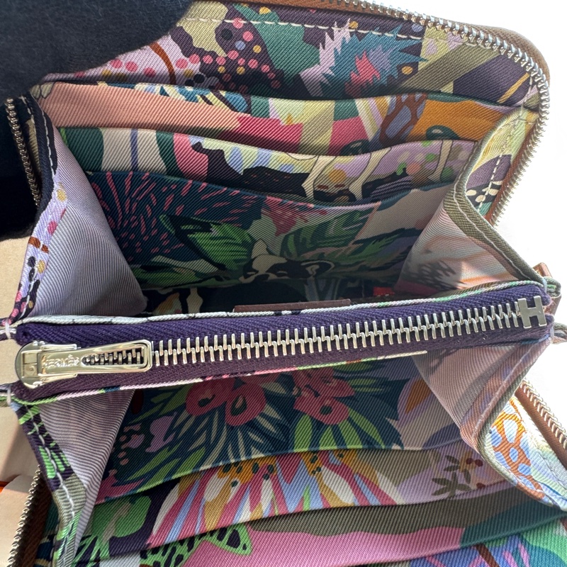 Hermès 愛馬仕絲巾短夾 Silk in金棕 狗來富-2