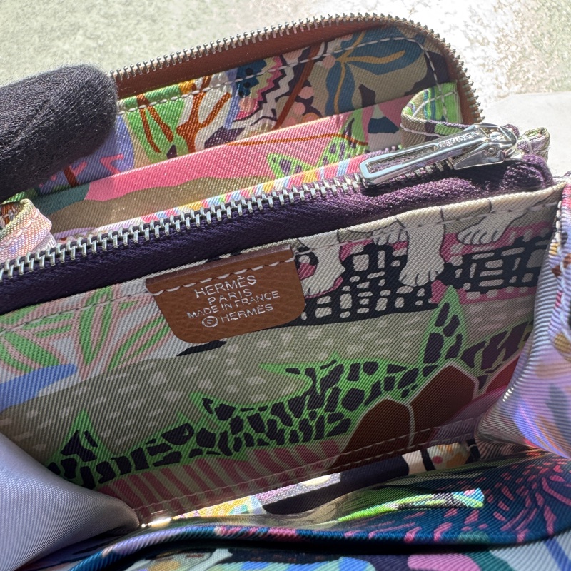 Hermès 愛馬仕絲巾短夾 Silk in金棕 狗來富-3