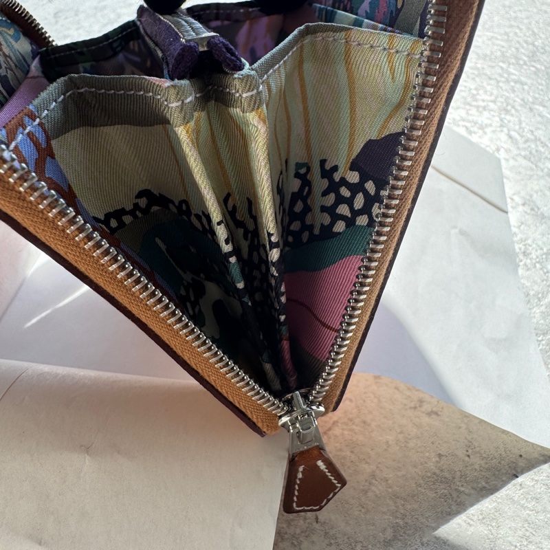 Hermès 愛馬仕絲巾短夾 Silk in金棕 狗來富-4