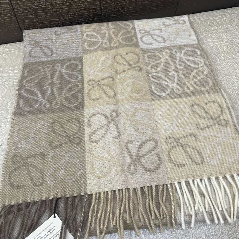 Loewe 奶茶色logo羊毛圍巾-0