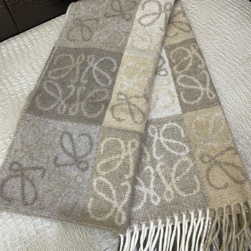 Loewe 奶茶色logo羊毛圍巾-2