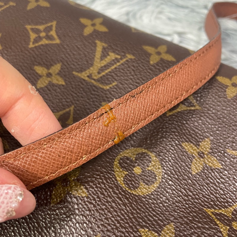 Lv老花紅皮信封包-30