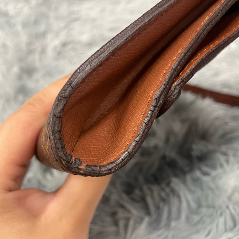 Lv老花紅皮信封包-33