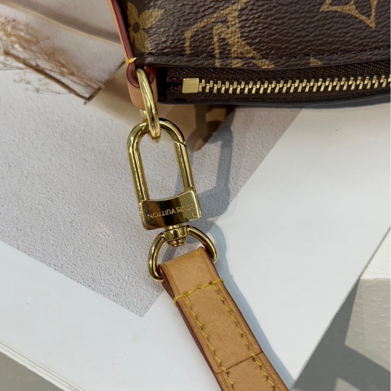 LOUIS VUITTON Boetie餃子包 PM-4