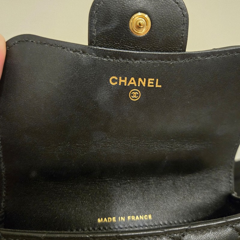 CHANEL 21K 小公文包｜黑金羊皮 mini top handle｜手提斜背兩用-42