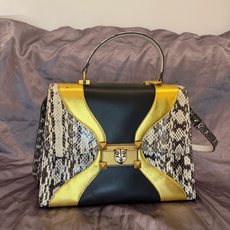 「JL精品代購」9新Gucci蟒蛇皮黑金雙色金鍊虎頭包-3
