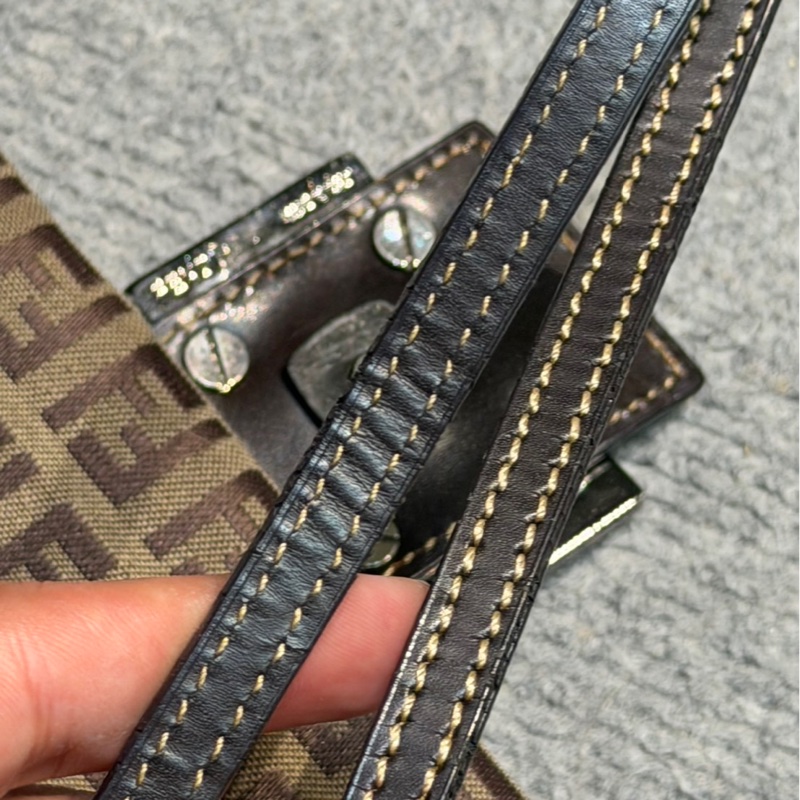 🏷️ Fendi 斜背包-13