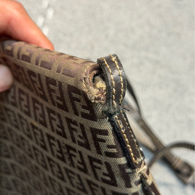 🏷️ Fendi 斜背包-18