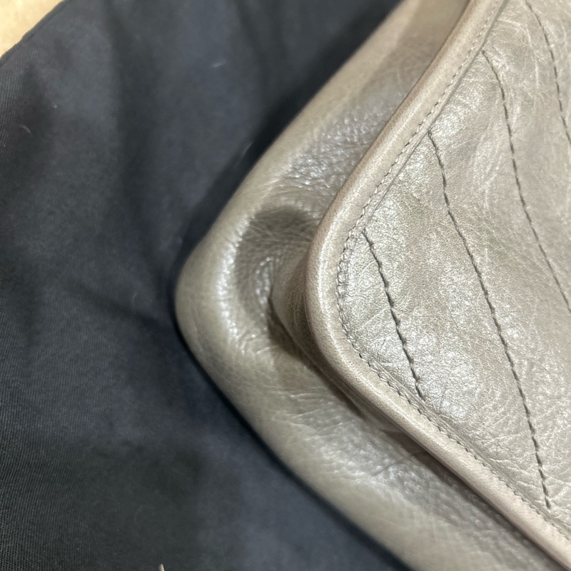 YSL niki 大象灰🐘 新款D扣 衍縫包（中）-9