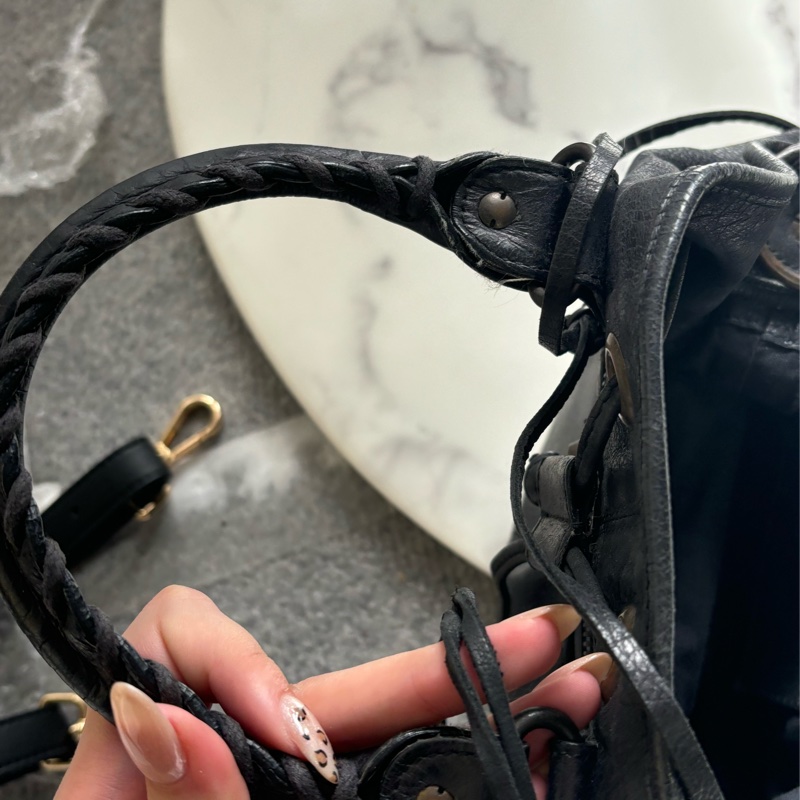 🏷️ Balenciaga 保齡球包（市面上已經很難找到-15