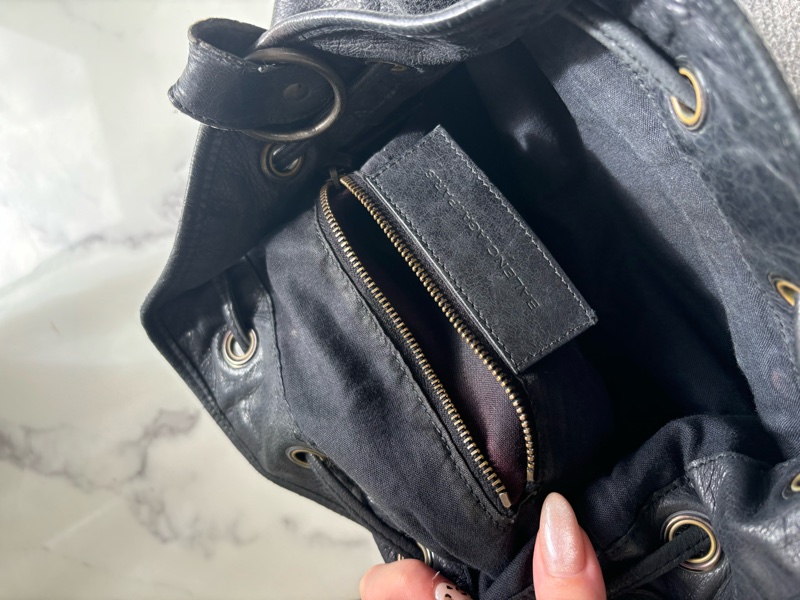 🏷️ Balenciaga 保齡球包（市面上已經很難找到-23