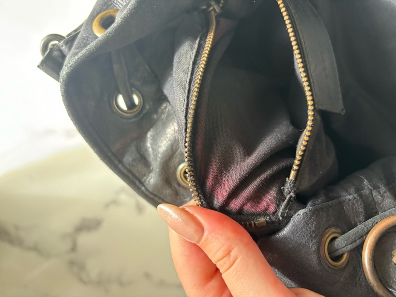 🏷️ Balenciaga 保齡球包（市面上已經很難找到-24