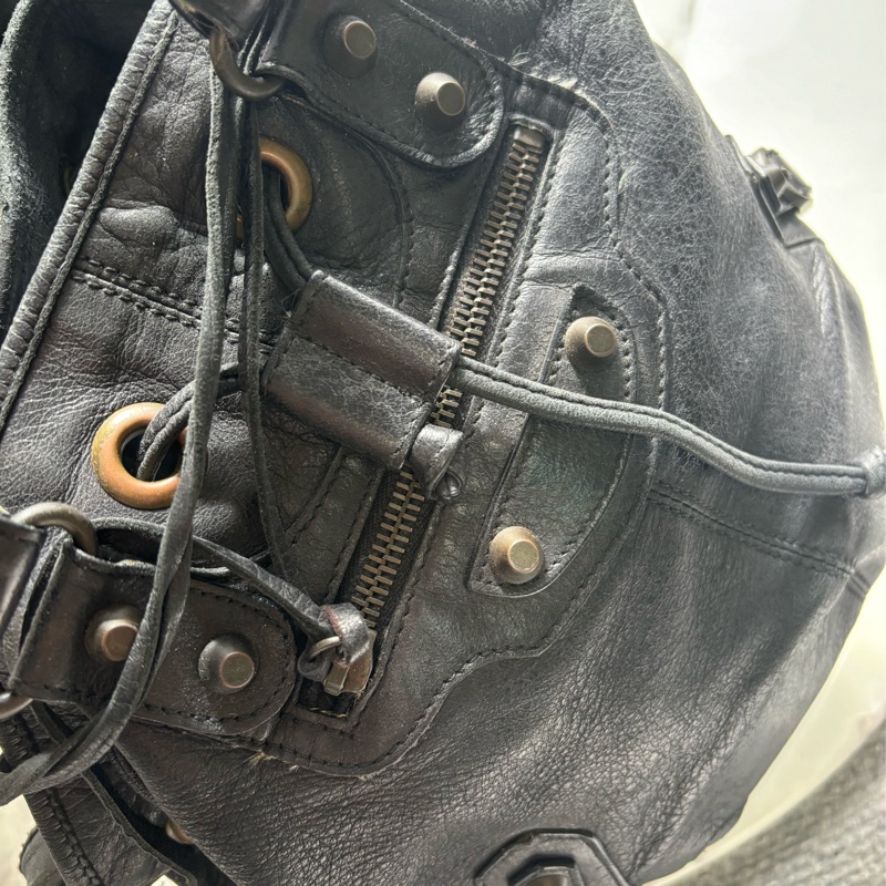 🏷️ Balenciaga 保齡球包（市面上已經很難找到-36