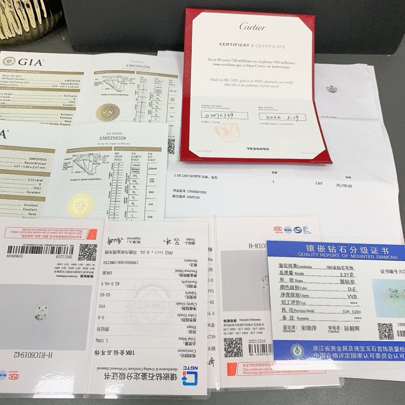 Cartier卡地亚 C De 经典牛头钻石耳钉-8