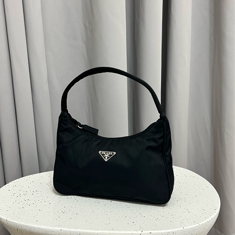 Prada Mini Hobo 手提包 秒殺款-0