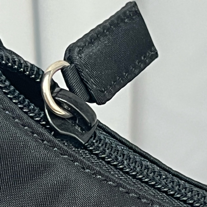 Prada Mini Hobo 手提包 秒殺款-14