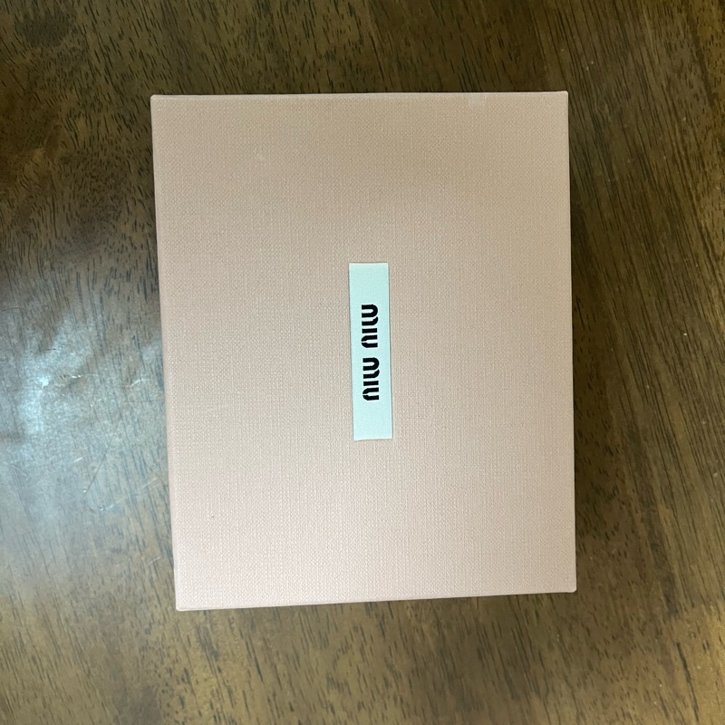 miu miu 公文包吊飾 焦糖色-7