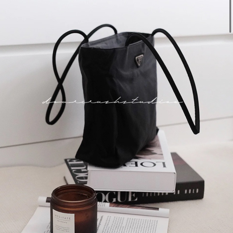 Prada 經典黑色拉鏈尼龍托特包 Nylon tote bag 單肩包 手提包 25cm-1