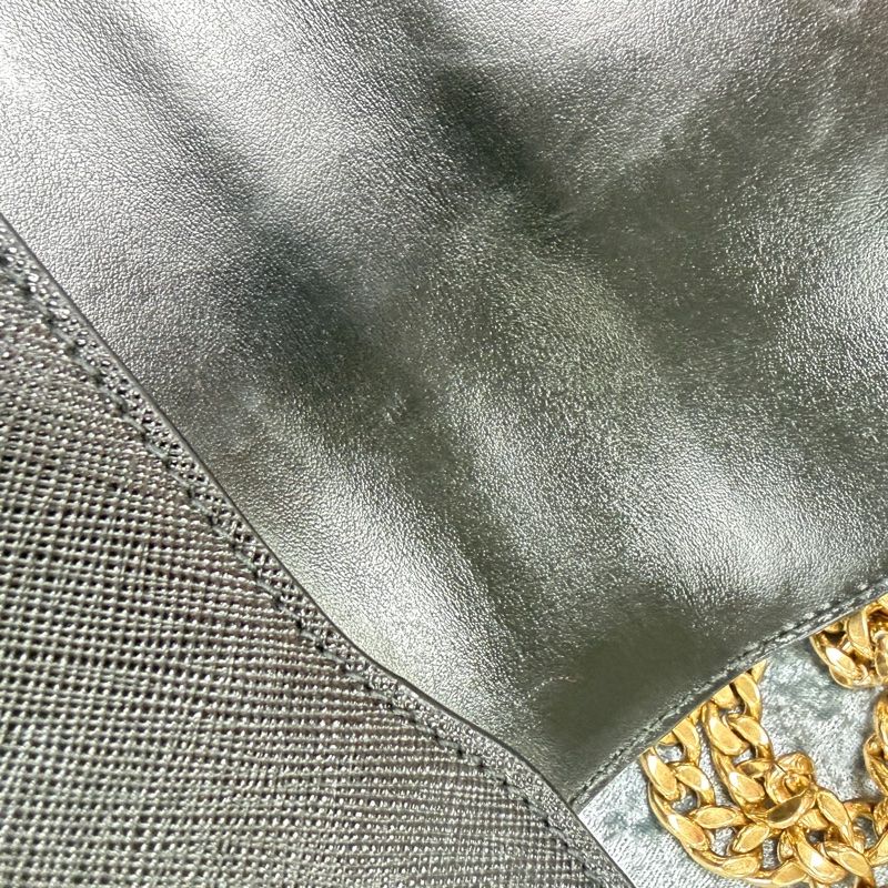 ❄️PRADA黑牛皮LOGO金釦下蓋斜背鍊包-22