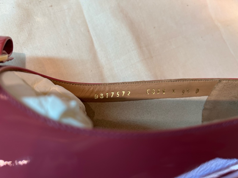 【買一送一】Salvatore Ferragamo小牛皮短靴贈🩷Vara桃紅色蝴蝶結低跟鞋-14