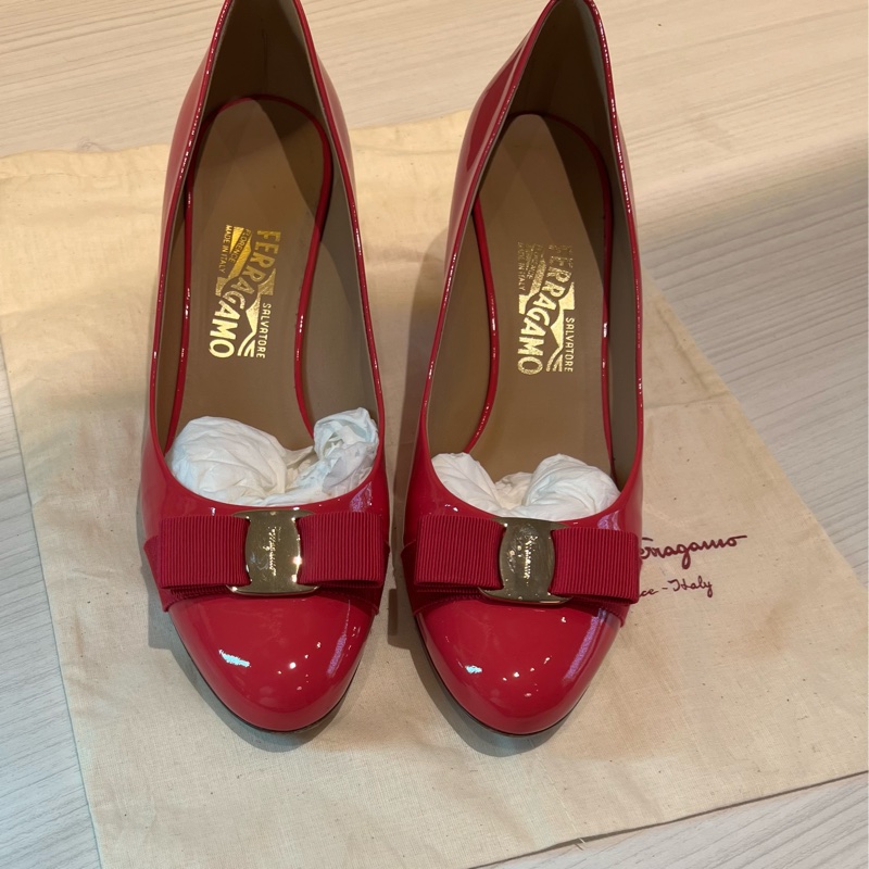 【買一送一】Salvatore Ferragamo小牛皮短靴贈🩷Vara桃紅色蝴蝶結低跟鞋-16