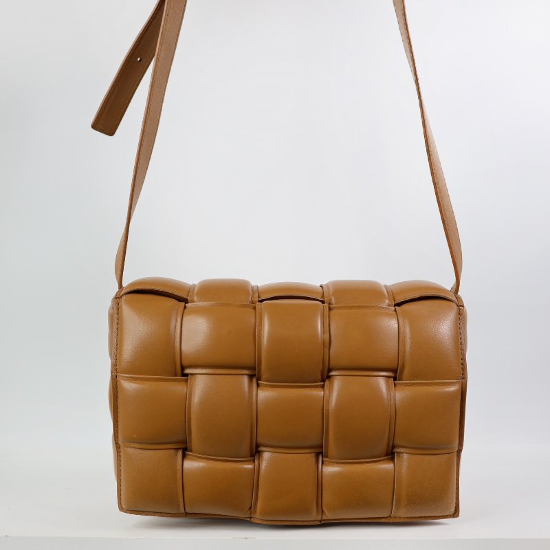 二手Bv cassette 枕頭包/焦糖棕-0