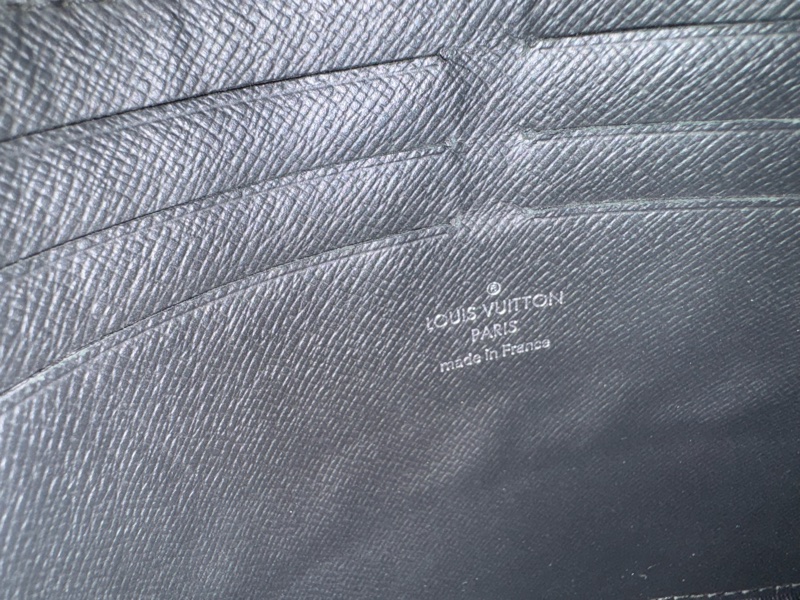 Lv男款黑武士洗漱包手拿包M61692-3