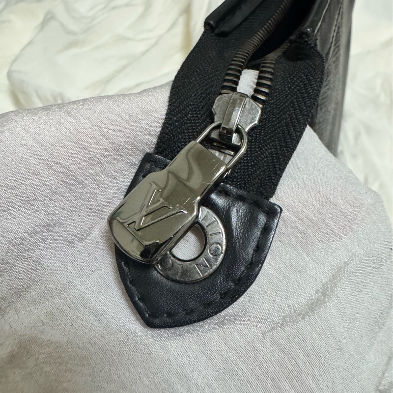 Lv男款黑武士洗漱包手拿包M61692-6