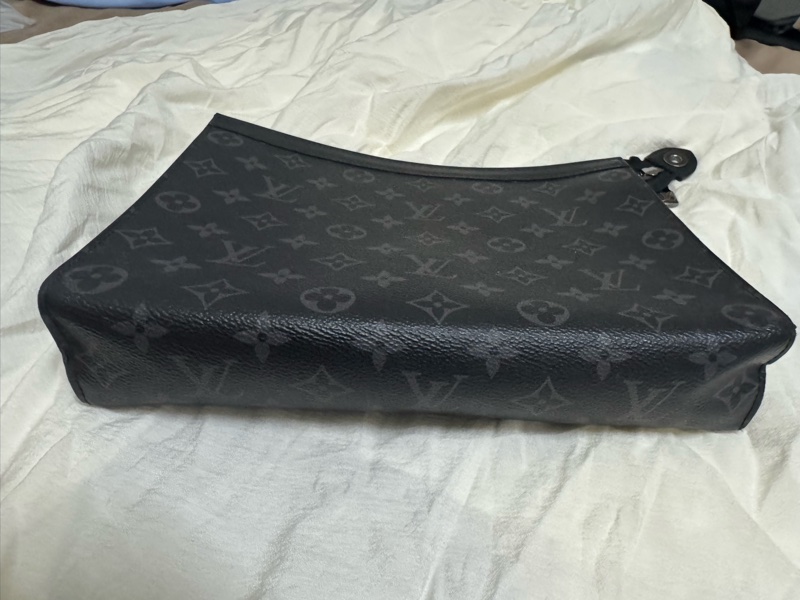 Lv男款黑武士洗漱包手拿包M61692-14