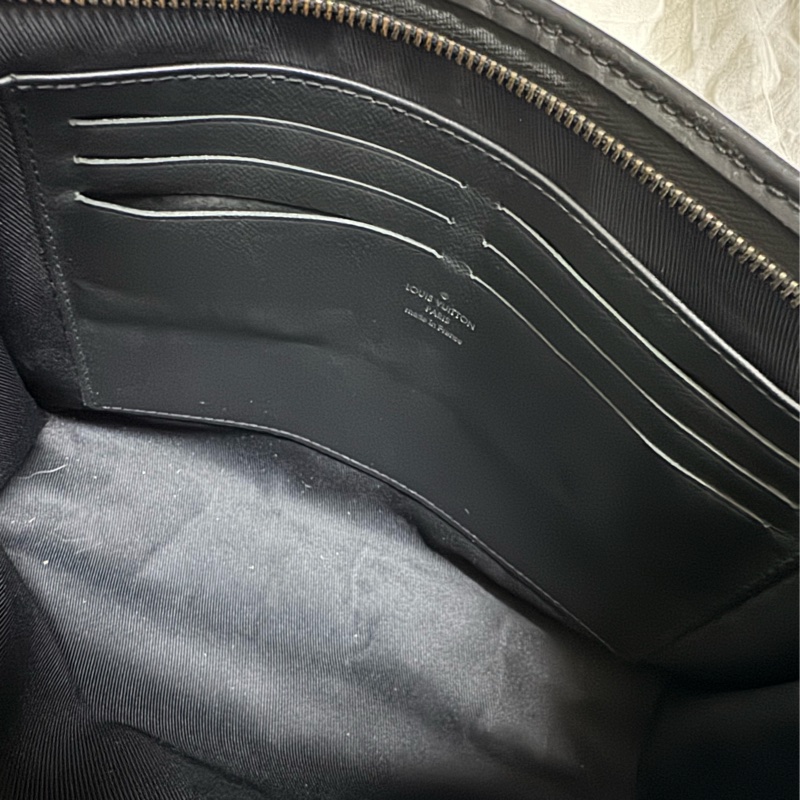 Lv男款黑武士洗漱包手拿包M61692-15