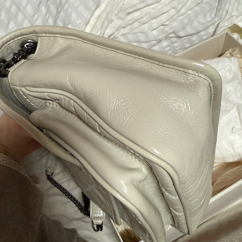 YSL    （只背一次）NIKI復古皮革BABY手袋復古白-4