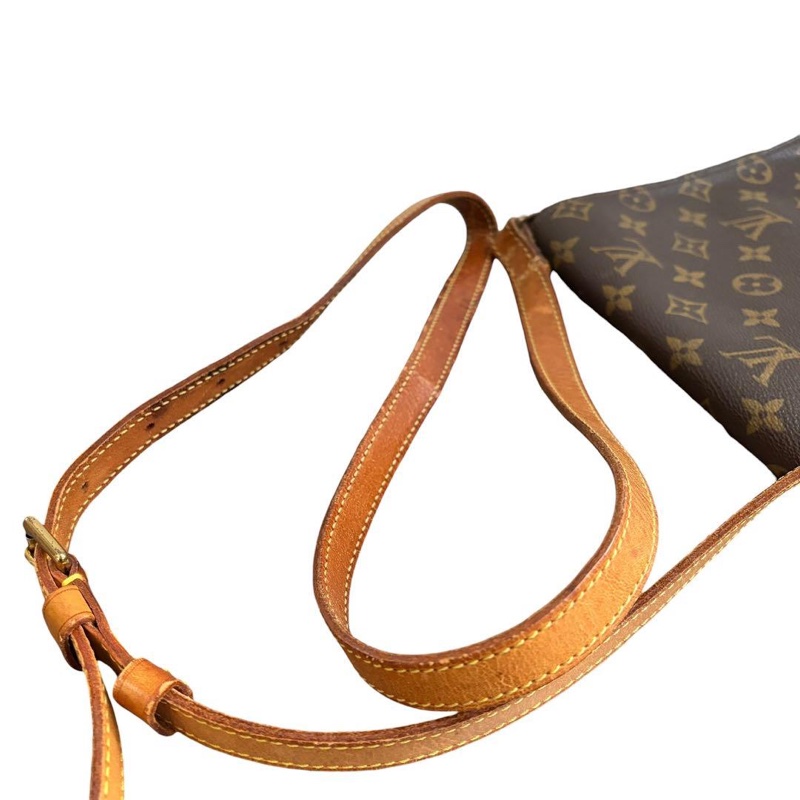 💝FuFu.Style ⟡.·* LV 直立王菲斜背包-19