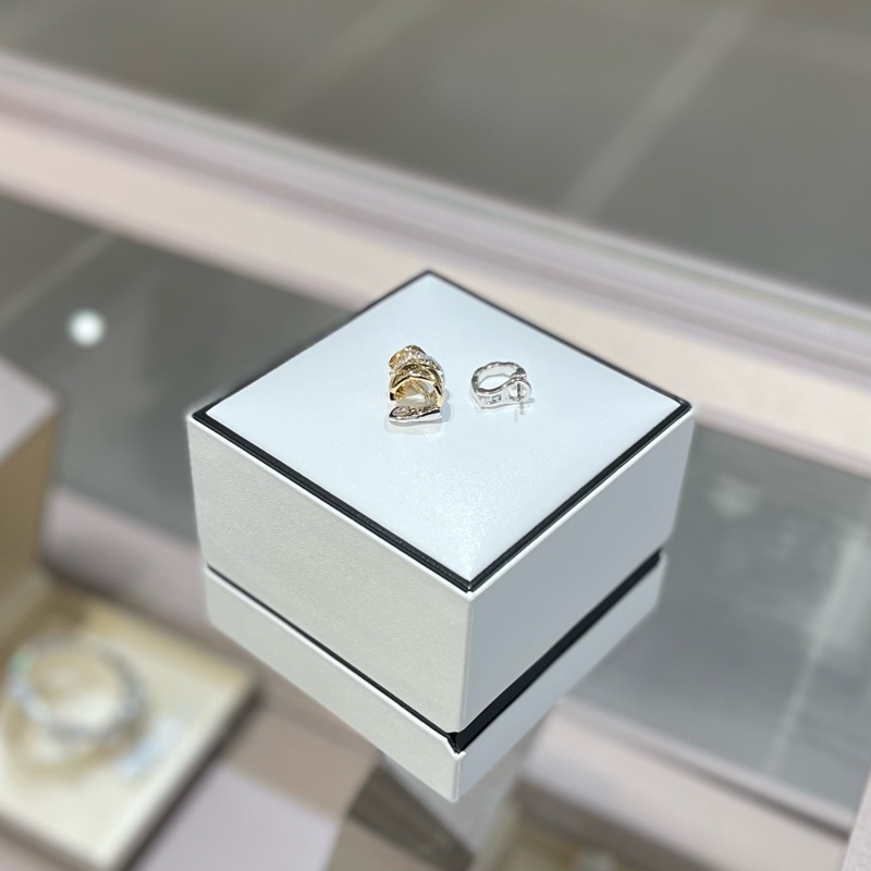 Chanel香奈儿 Coco crush系列18k金带钻耳钉耳骨夹-3