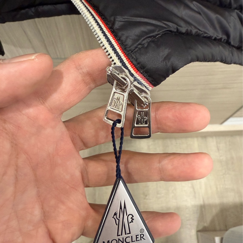 賣Moncler Daniel 羽絨 外套 黑 3碼 L原價52000元 全新品特-24