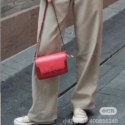 Marni Trunk 紅 風琴包 小樹桃包 斜背包 肩背包 側背包-16