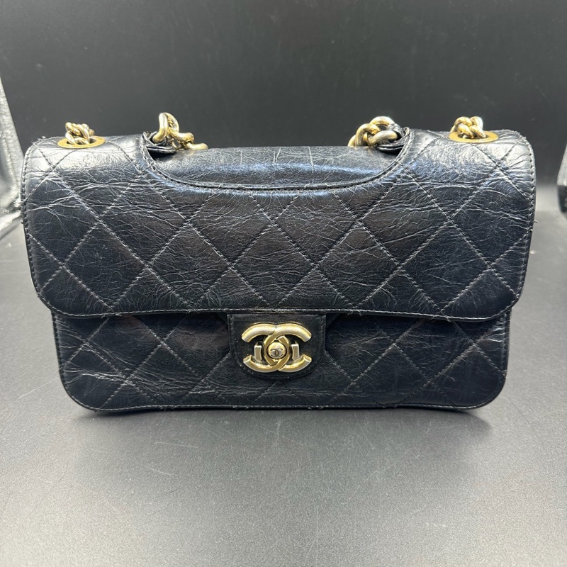 Chanel ·  經典黑金油蠟牛皮孟買鏈條包 中號 全網最低-10