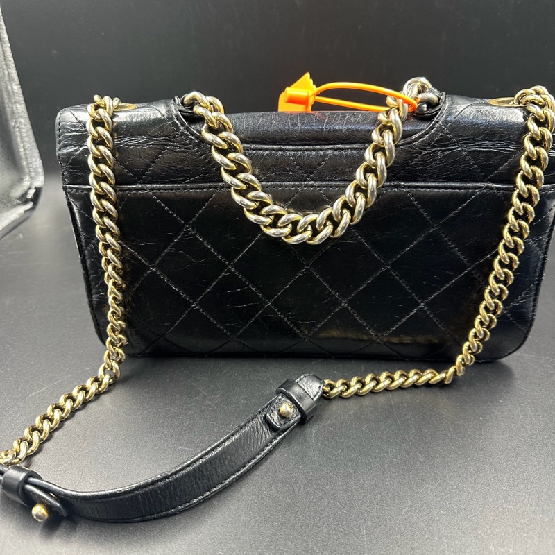 Chanel ·  經典黑金油蠟牛皮孟買鏈條包 中號 全網最低-16