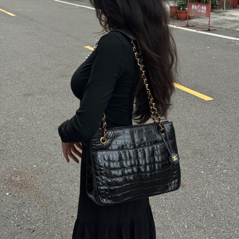 （稀世珍寶 真鱷魚皮🐊） Chanel 香奈兒 真鱷魚皮 黑金托特包 單肩包 肩背包-2