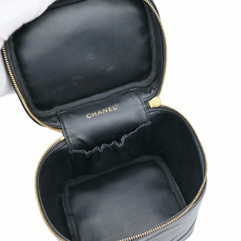 CHANEL 魚子醬皮化妝包小牛皮黑色印章卡 A01998-8