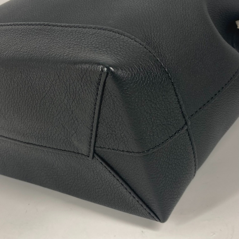 LOUIS VUITTON M54108 Lockme 背包鉚釘皮革女款黑色-5