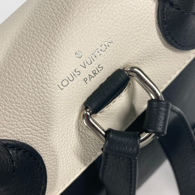 LOUIS VUITTON M54108 Lockme 背包鉚釘皮革女款黑色-9