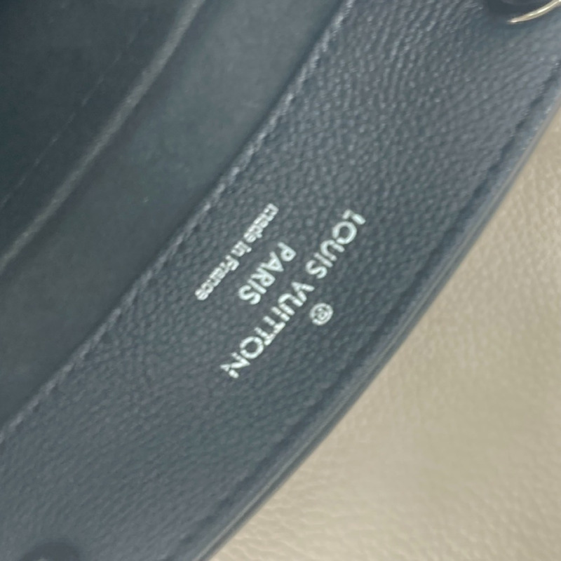 LOUIS VUITTON M54108 Lockme 背包鉚釘皮革女款黑色-12