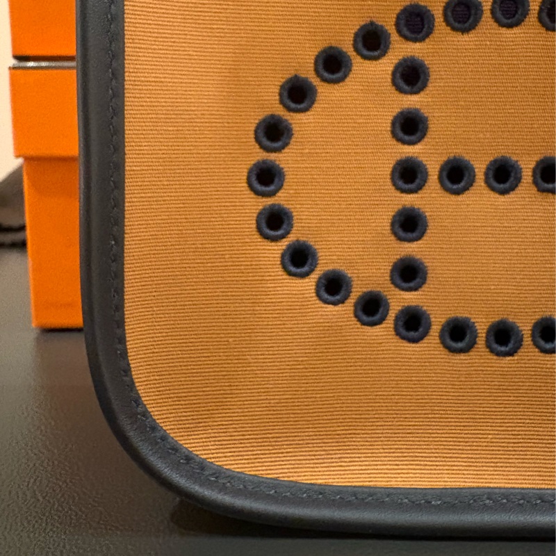 (9.5成新)Hermes愛馬仕 mini Evelyne 短背帶 特殊款 腋下包-9