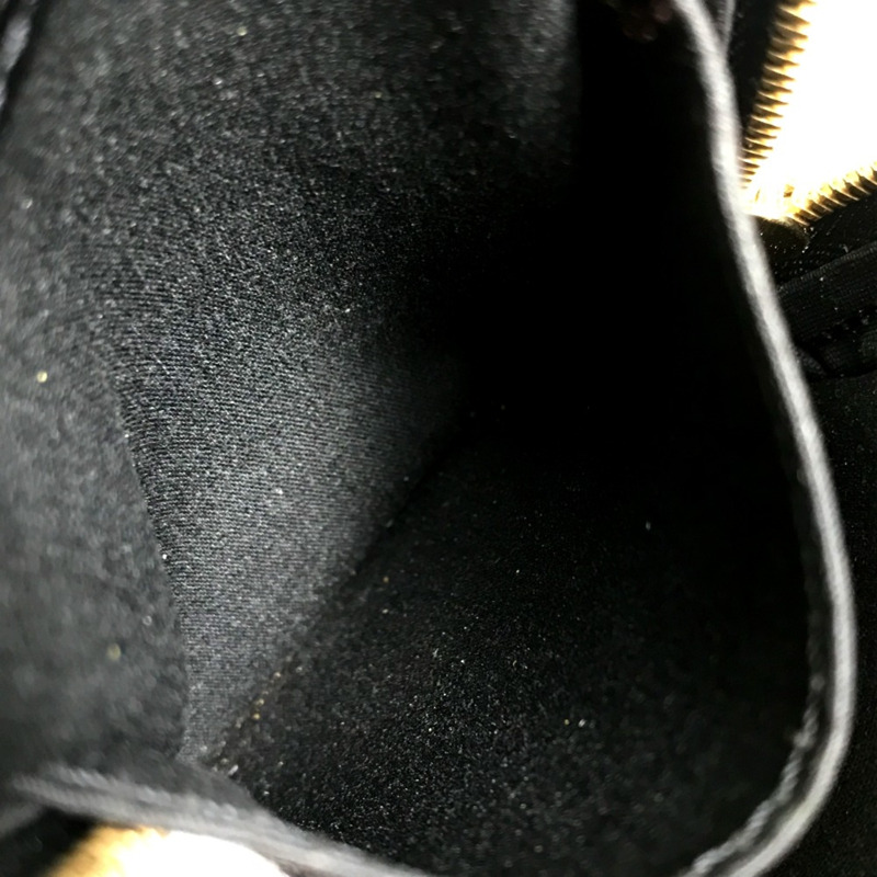 路易威登 M92066 Monogram 迷你數位相機包 灰色基底色-10