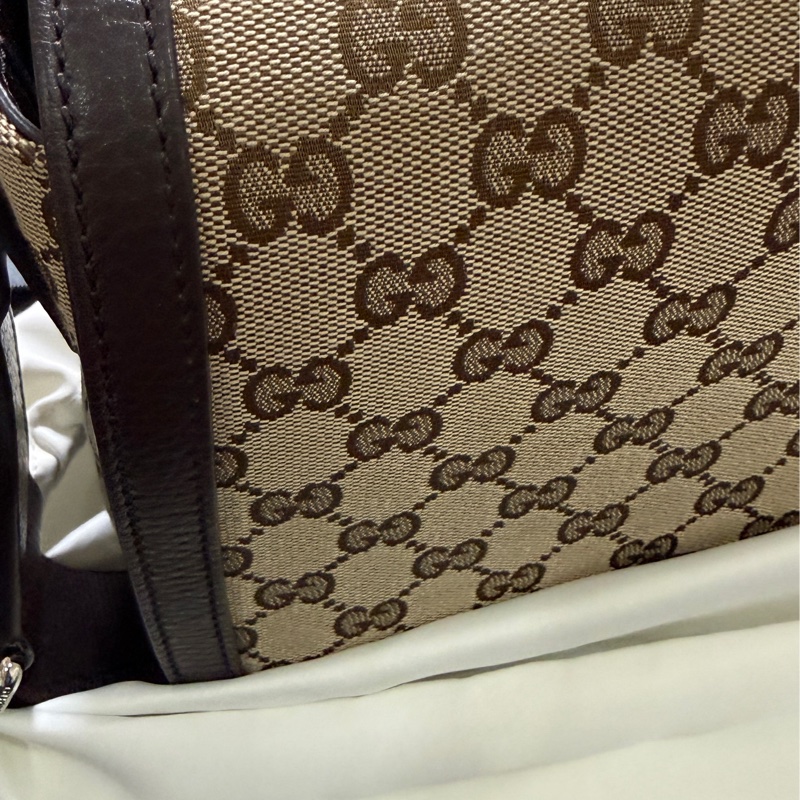 GUCCI 小型斜背包 有購證-7