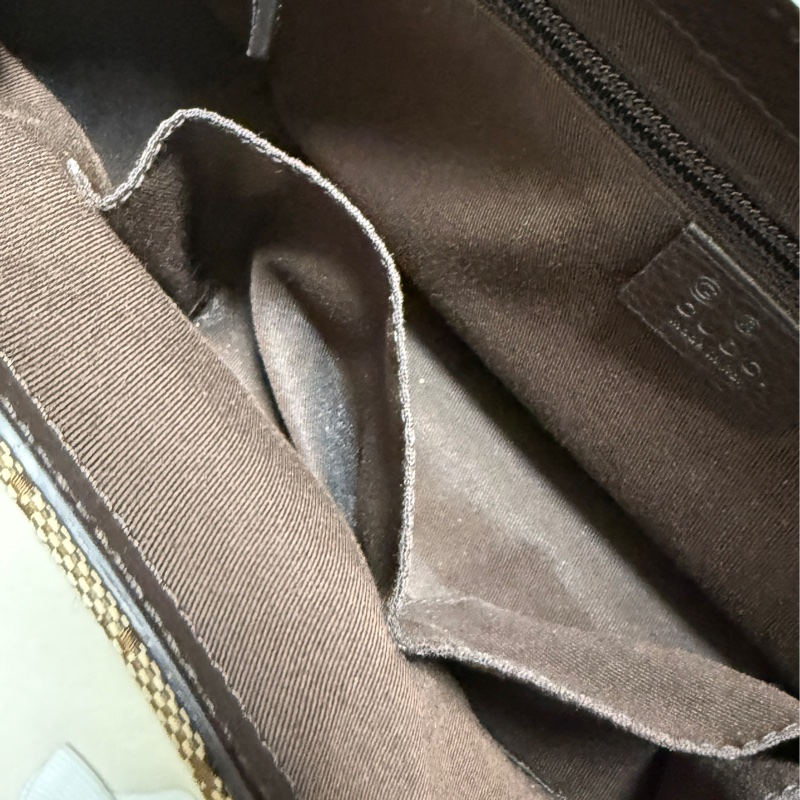 GUCCI 小型斜背包 有購證-9