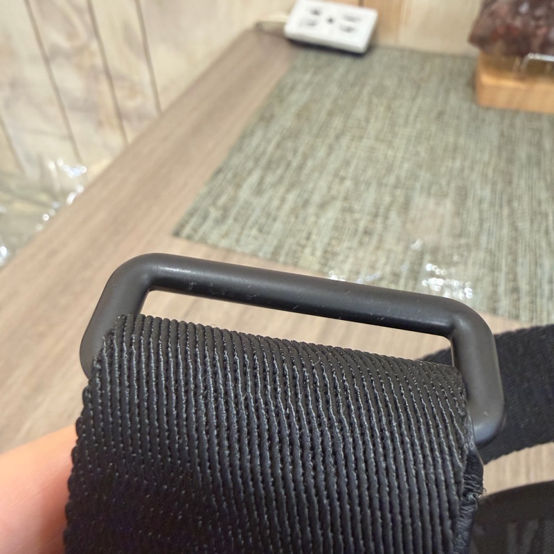 LV M21890黑小牛皮壓紋Duo Slingbag斜背包 肩背包-49