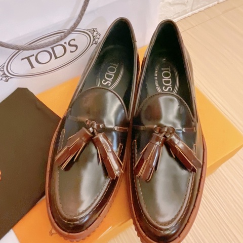 ✨Tod’s 牛皮流蘇樂福鞋/酒紅36號